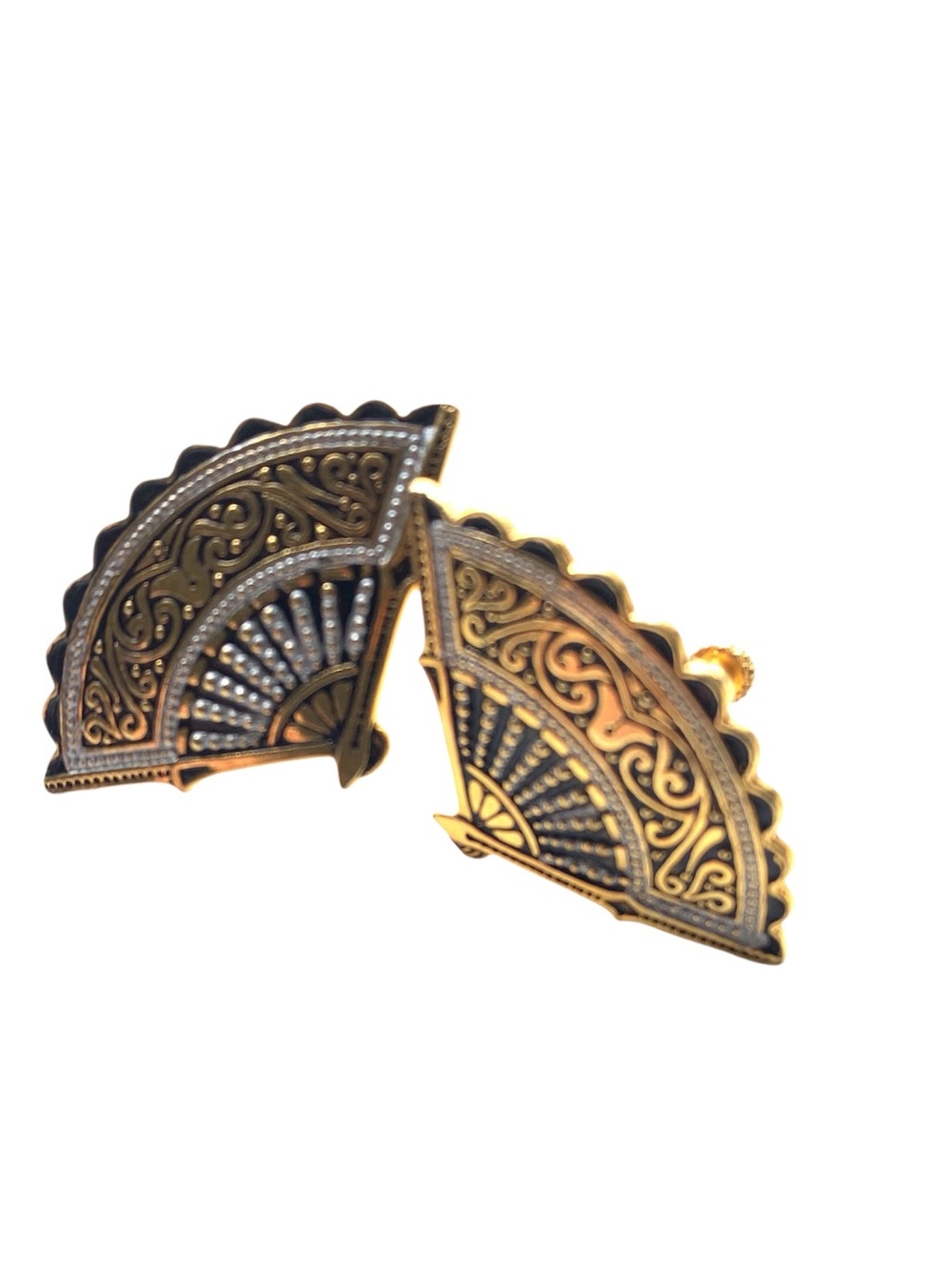 Vintage Spanish Style Fan Shaped Gold Tone Fan-Shaped Clip-On Earrings